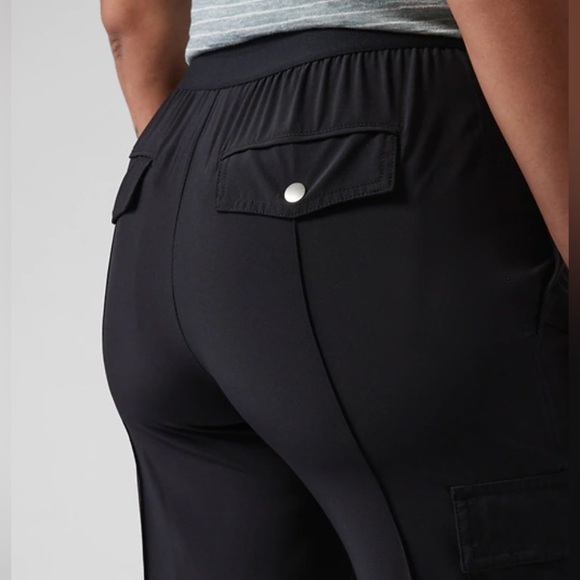 Athleta Vienna Cargo Pant Women’s Size 14 Black - Picture 4 of 16